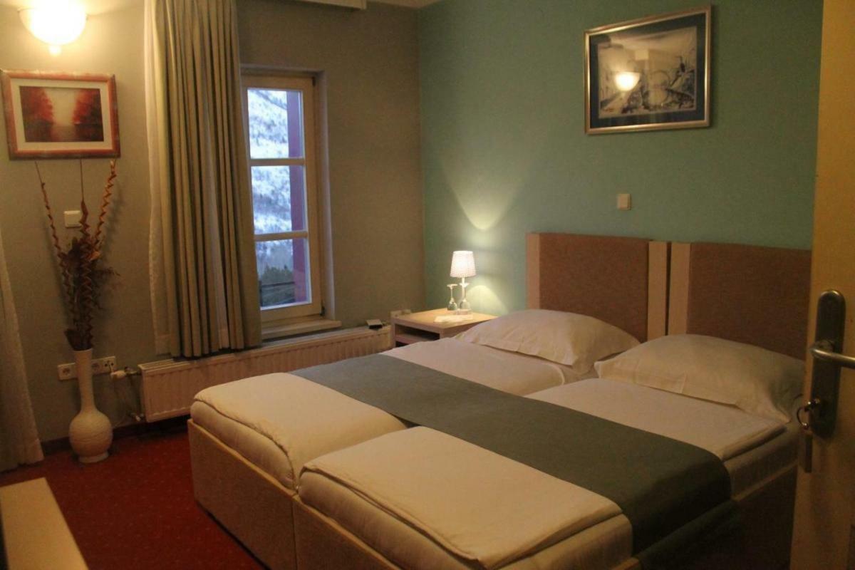 Hotel Snjezna Kuca - Nature Park Of Bosnia Herzegovina Padezina Exterior photo
